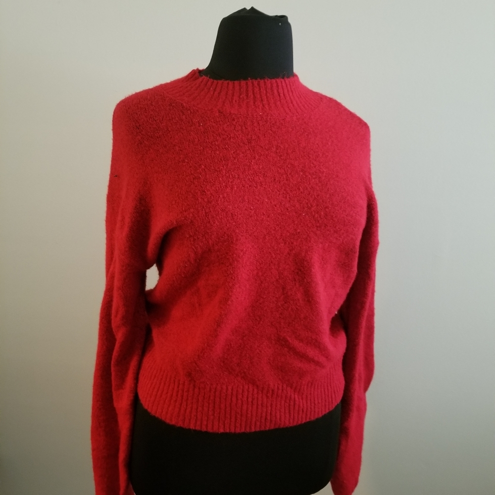 Red long sleeved mock turtleneck sweater in 2xl